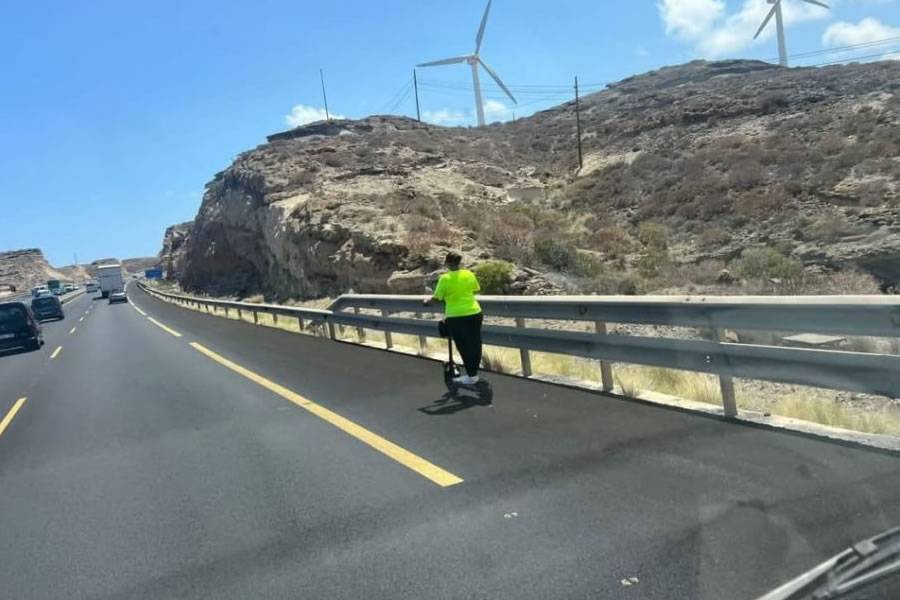 Rider caught using electric scooter on TF-1 motorway in Tenerife 