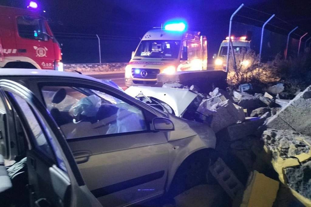 Tragic crash in south Tenerife leaves one woman dead and two seriously injured