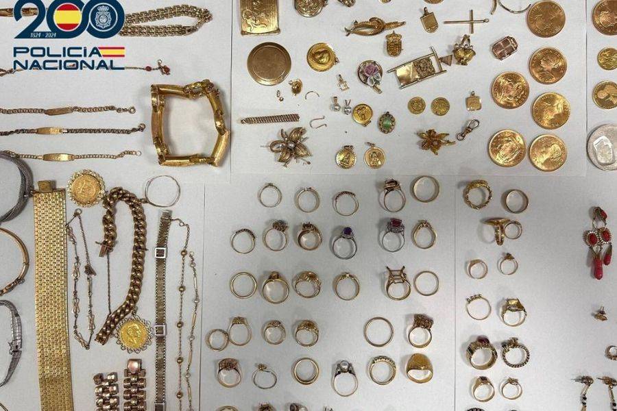 Three arrested at Tenerife airport for committing 19 apartment burglaries
