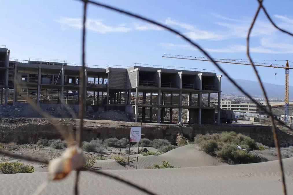 Spanish Court orders State to cede public land for La Tejita Hotel despite Costas objections