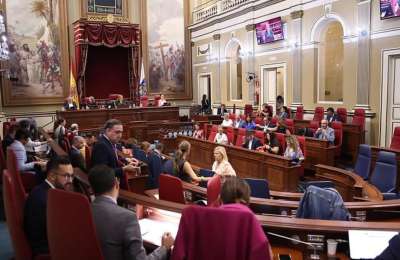 Canarian Parliament votes against shorter working week
