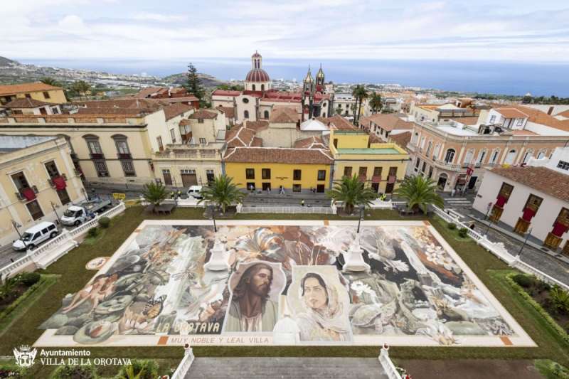 La Orotava unveils spectacular sand carpet for Corpus Christi Festivities
