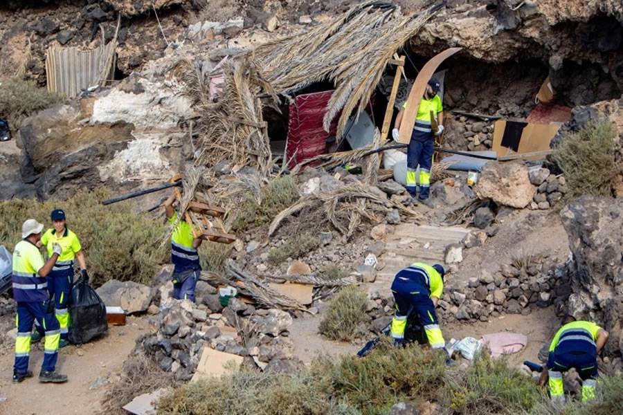 Illegal cave settlers threaten ravines in southern Tenerife