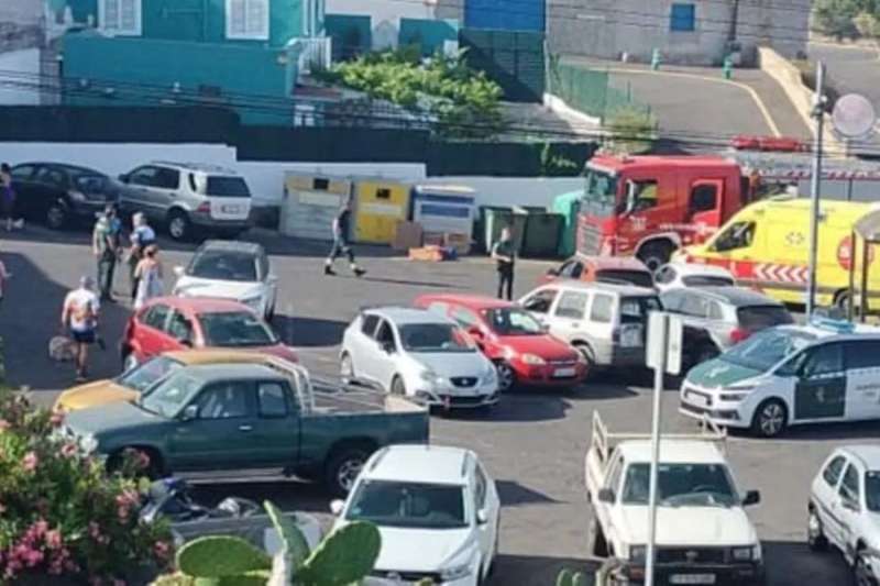Man allegedly runs over tenant and his own children after argument in south Tenerife