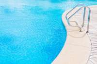 Lifeguards save 10-year-old girl from drowning in hotel pool in Costa Calma 
