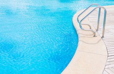 Lifeguards save 10-year-old girl from drowning in hotel pool in Costa Calma 