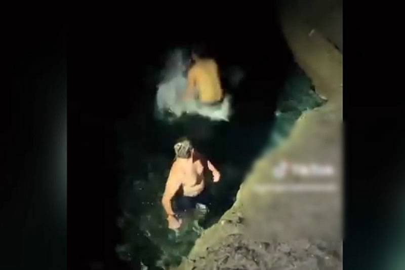 Influencer heavily criticized after filming illegal entry into Lanzarote’s Cueva de los 7 Lagos
