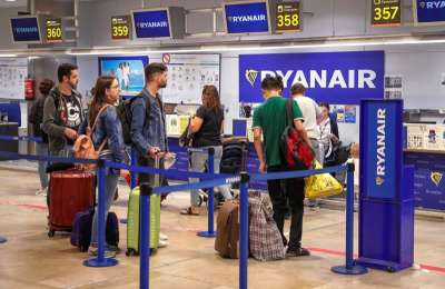 Passengers forced to sleep in airport after Ryanair cancels flight to Lanzarote
