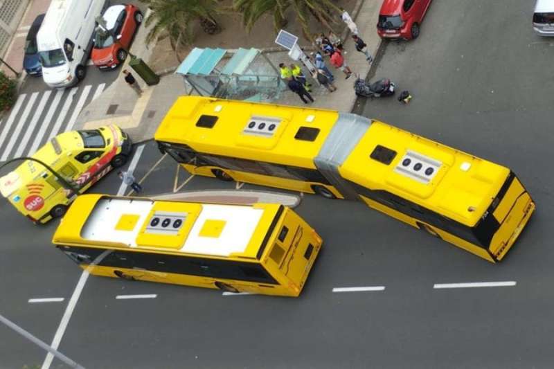 Bus crashes into glass bus shelter on a busy street in Gran Canaria