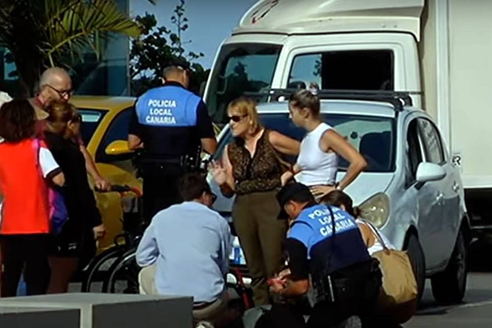 Elderly man in wheelchair knocked over on pedestrian crossing in Lanzarote