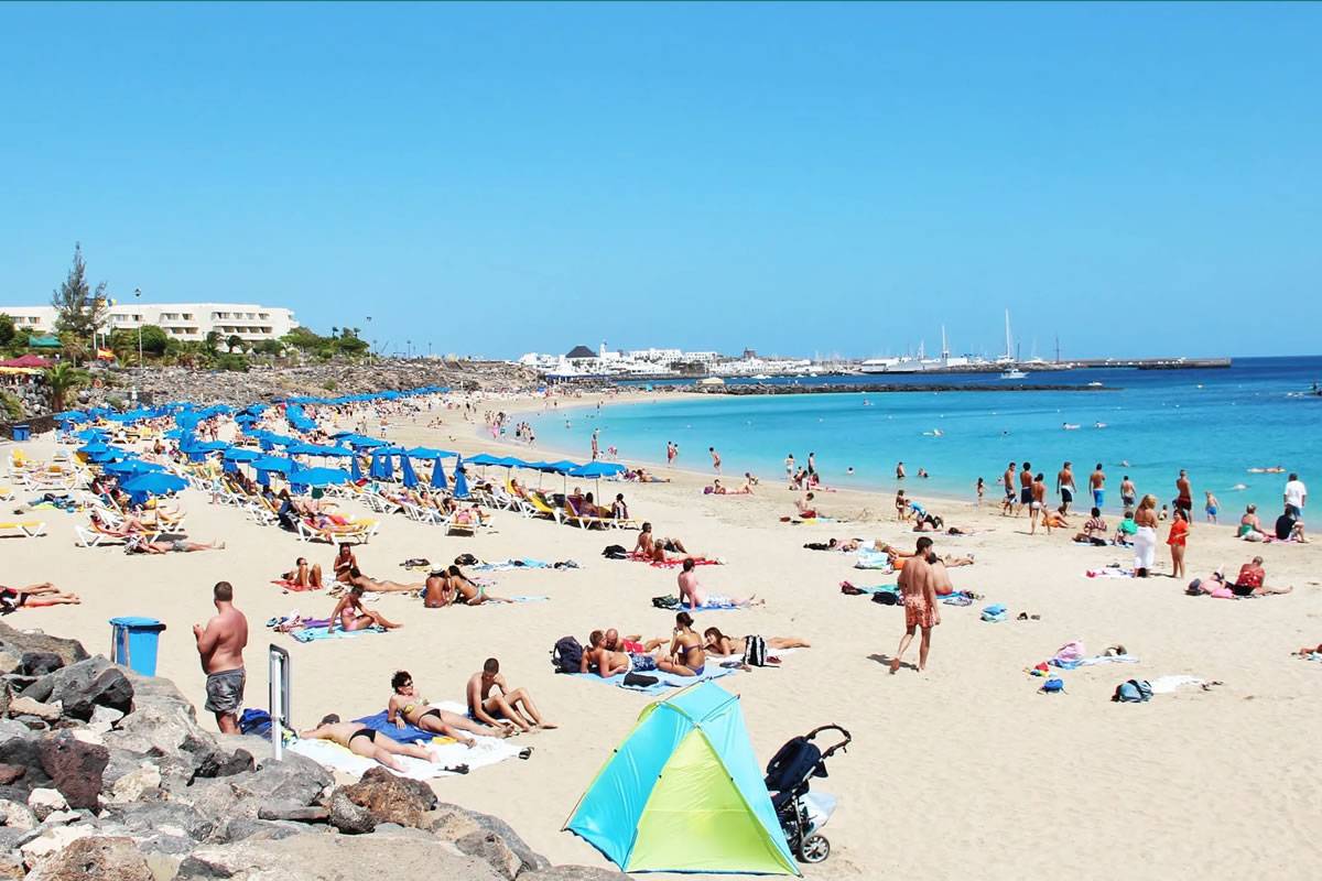 Saturday Weather: Clear and sunny with some cloud over the more mountainous islands 