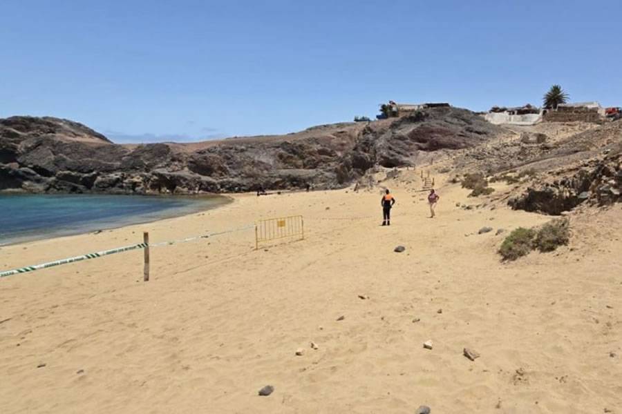 Swimming banned at Papagayo Beach after lorry accident sparks contamination fears