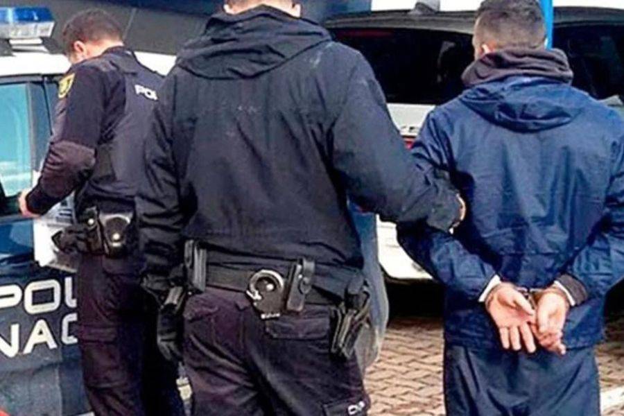 Three international fugitives arrested in Tenerife