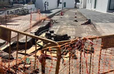 Residents angry at roadworks left abandoned in Costa Teguise
