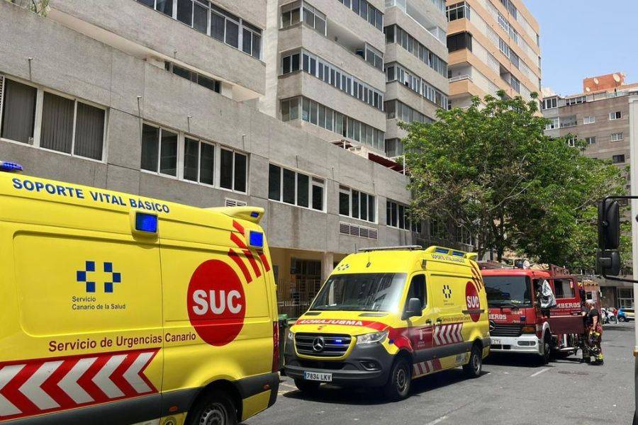 Three hospitalised after house fire in Gran Canaria