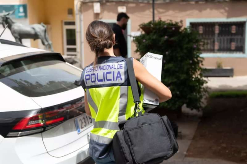 Police raid town halls and company offices in Fuerteventura corruption investigation