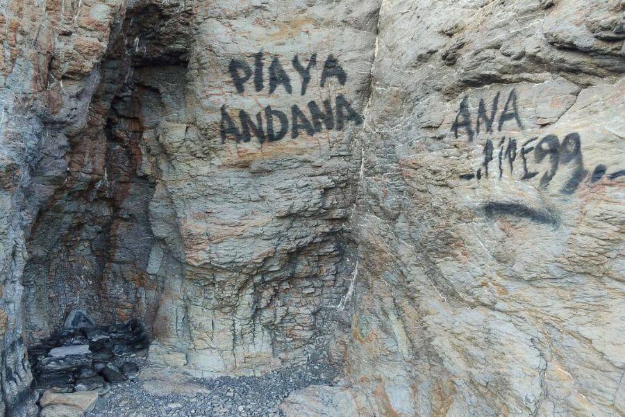 Two people caught vandalising a protected natural monument in Lanzarote