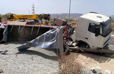 Major traffic jams in Gran Canaria after lorry overturns on the GC-1