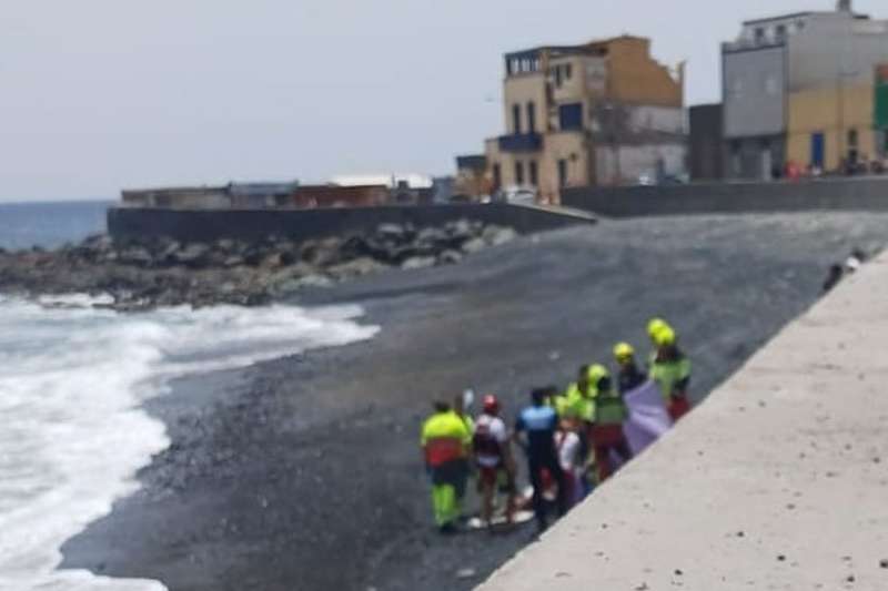 Tragic drowning at San Cristóbal Beach: One man dead and another injured after sea rescue