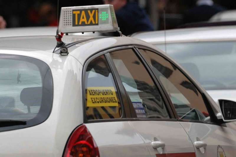 Taxi driver suffers fractured cheekbone during assault in Tenerife