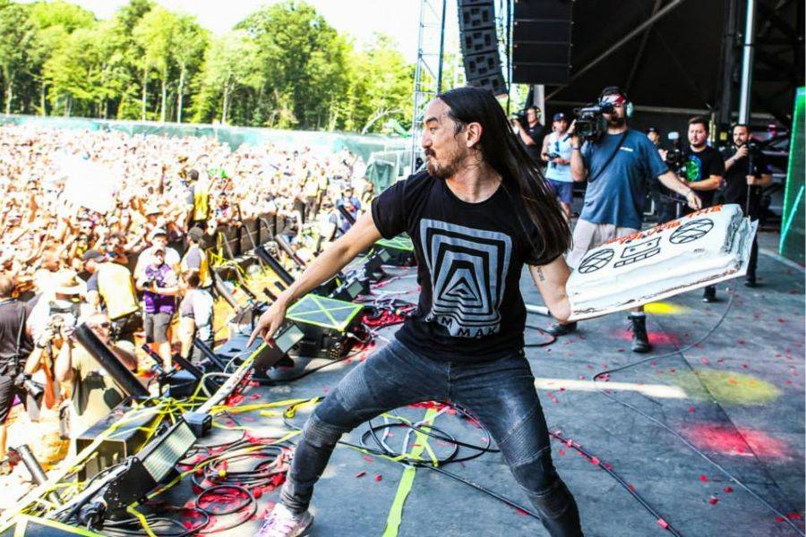 Get caked by Steve Aoki at Lava Live in Lanzarote