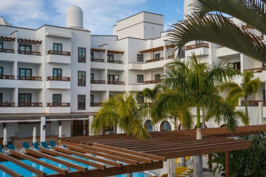 Four illegal Lanzarote hotels named in Greenpeace report