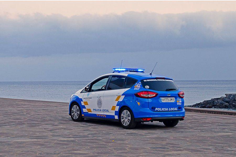 Man arrested in Tenerife after defecating inside police car