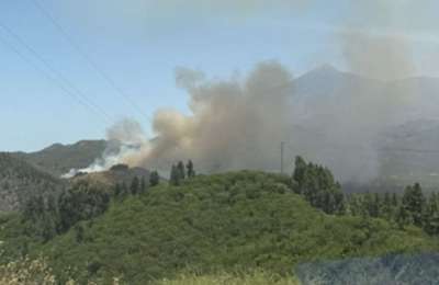 WILDFIRE ALERT: Firefighters respond to blaze in the southwest of Tenerife