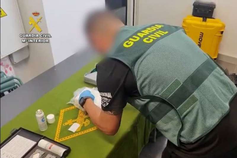 Diver caught retrieving cocaine from ship in Gran Canaria port