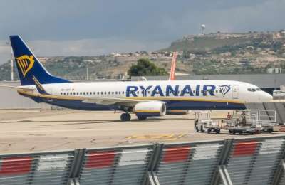 Police intervene with ‘Disobedient’ passenger on Ryanair flight to the Canary Islands