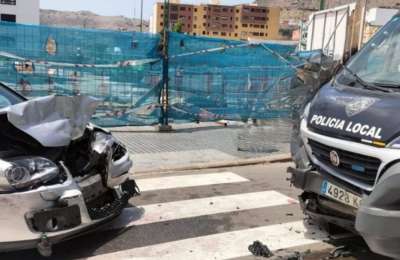 Stolen Car Crashes into Police Vehicles in Gran Canaria