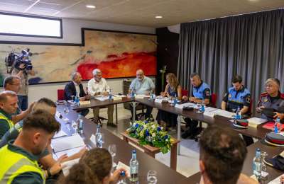 Adeje holds Emergency Security Meeting over Hotel Squatters, Illegal Taxis, and Street Sellers
