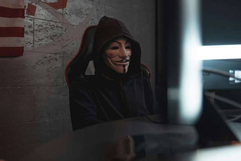 Person Behind Username: The Power of Reverse Search