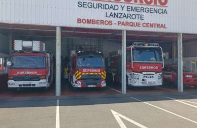 Firefighters rescue a five-year-old girl trapped at school in Teguise
