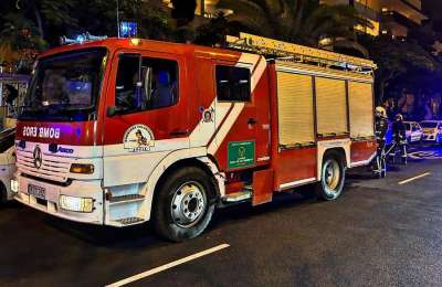 Man hospitalised for smoke inhalation after house fire in the south of Tenerife