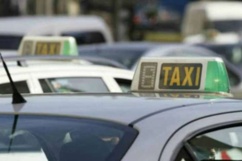 Illegal taxi network uncovered on social media in Lanzarote