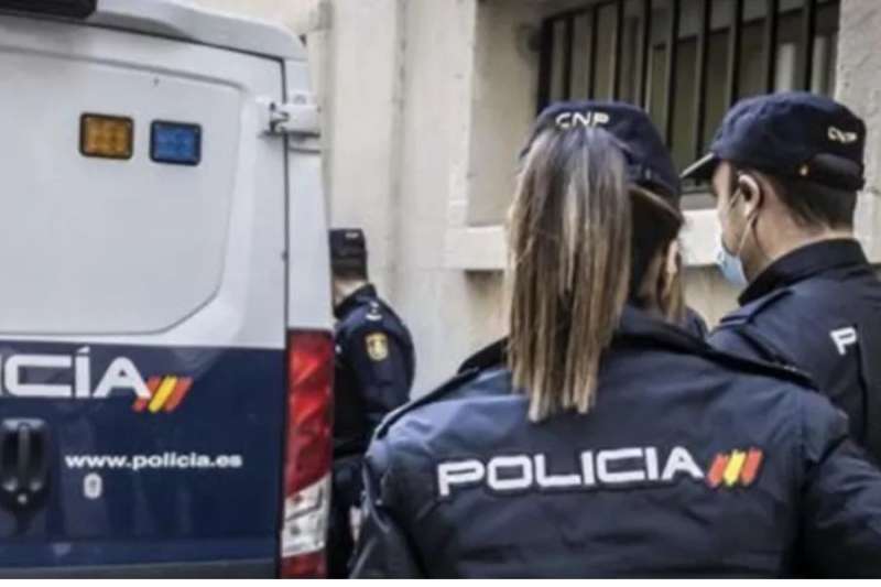 Couple arrested in Puerto del Rosario after using baby as a human shield