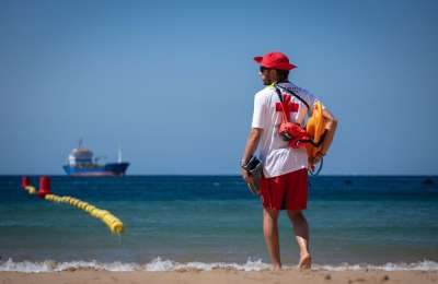 Holidaymaker in serious condition after drowning incident in the south of Tenerife