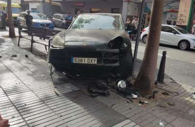 VIDEO: Drunk driver crashes Porsche into taxi in Gran Canaria