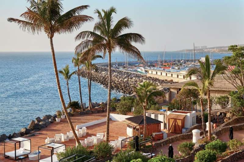 Casino Nights from Your Hotel Room: Why Tourists Are Turning to Online Gambling in Tenerife