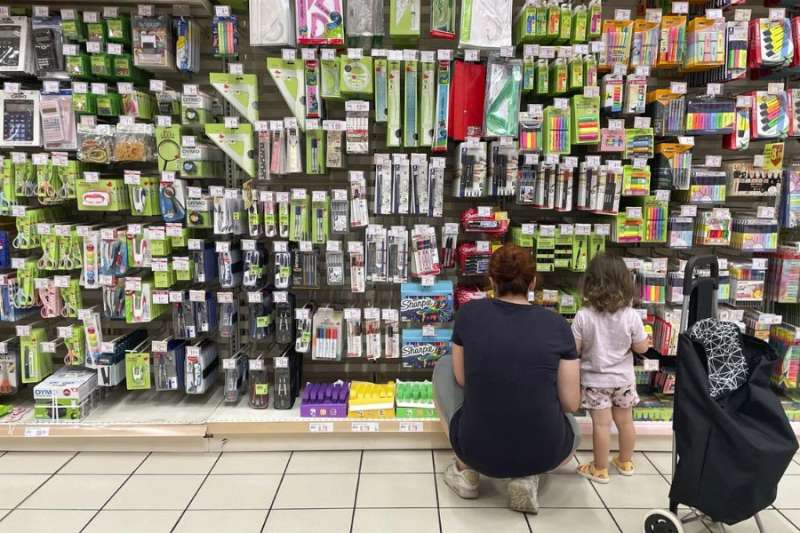 Back-to-school costs hit €500 per child in the Canaries