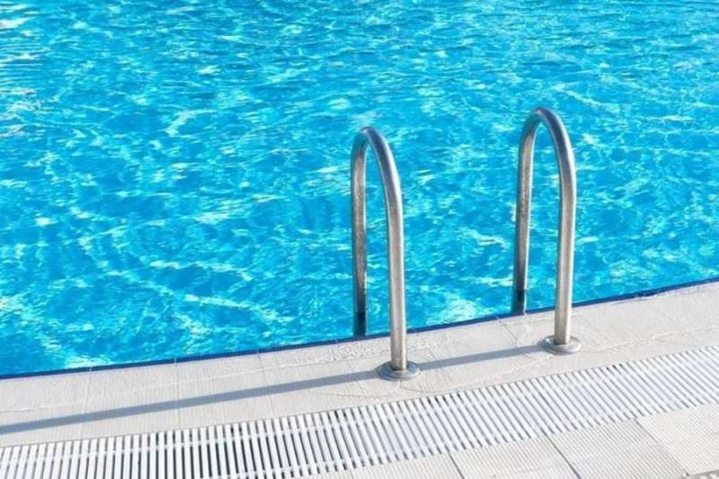 Man in critical condition after near-drowning at Lanzarote resort pool