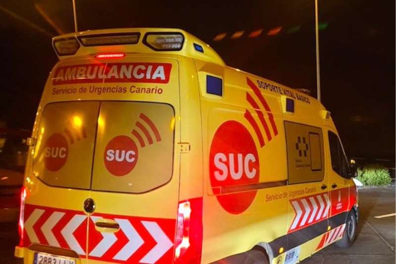 Motorist escapes overturned car in Gran Canaria
