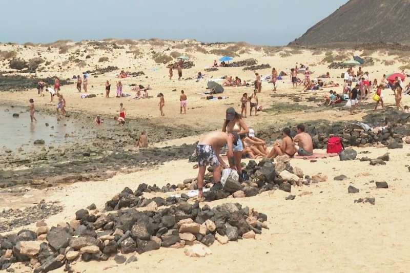 Tourism chaos threatens the future of Isla de Lobos
