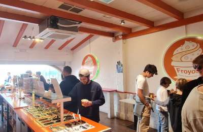 Self-service ice cream shop takes South Tenerife by storm