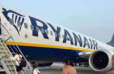 Ryanair threatens to cut one million flight seats leaving the Canary Islands on edge
