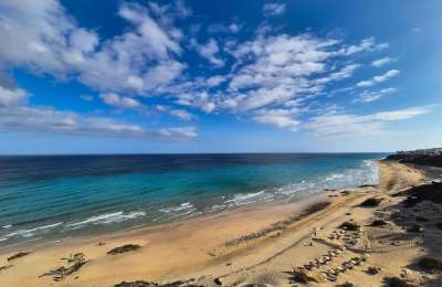 From Playa to Payout: How UK tourists spend their evenings in the Canary Islands