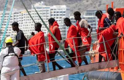 Unaccompanied minors arriving by boat will be relocated to mainland Spain within 15 days