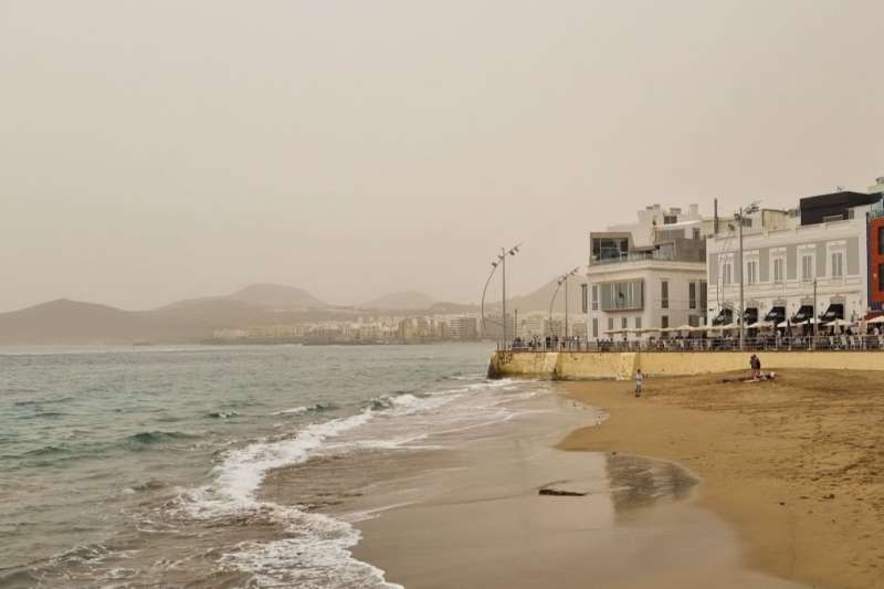 Temperatures up to 32°C in the Canary Islands this Sunday with calima in the east