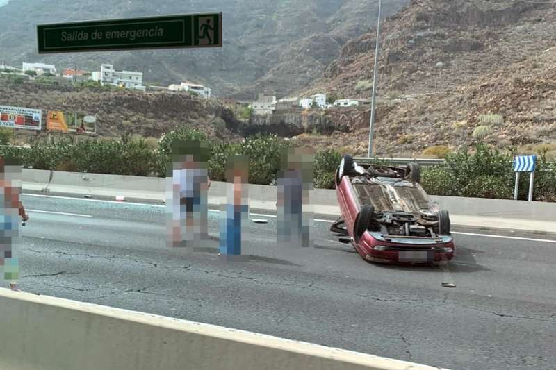 One injured and long tailbacks after dramatic accident on the TF-1 